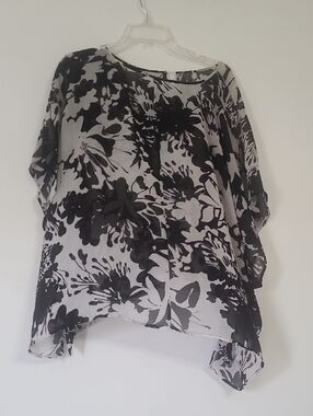 Black & White Floral Chiffon Women's Top - Lightweight Layered Blouse